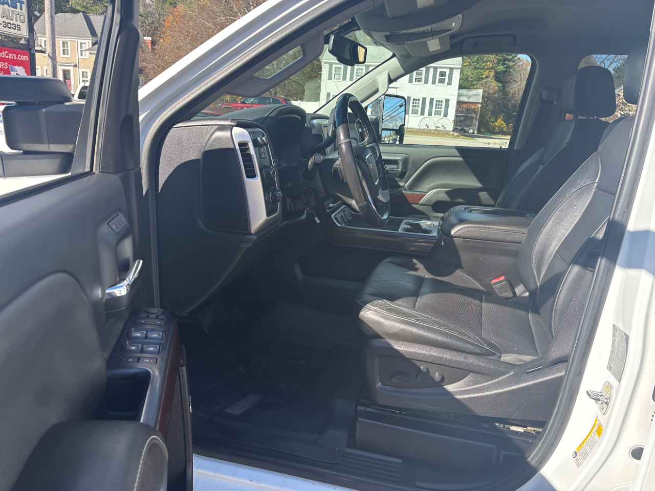 GMC Sierra 3500HD SLT Crew Cab 4WD 2018 GMC Sierra 3500HD SLT Crew Cab 4WD 2018