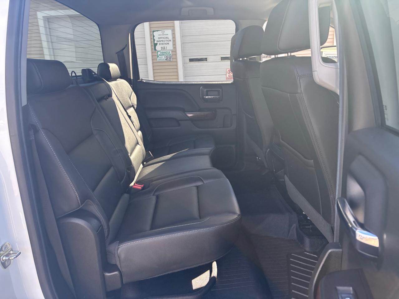 GMC Sierra 3500HD SLT Crew Cab 4WD 2018 GMC Sierra 3500HD SLT Crew Cab 4WD 2018