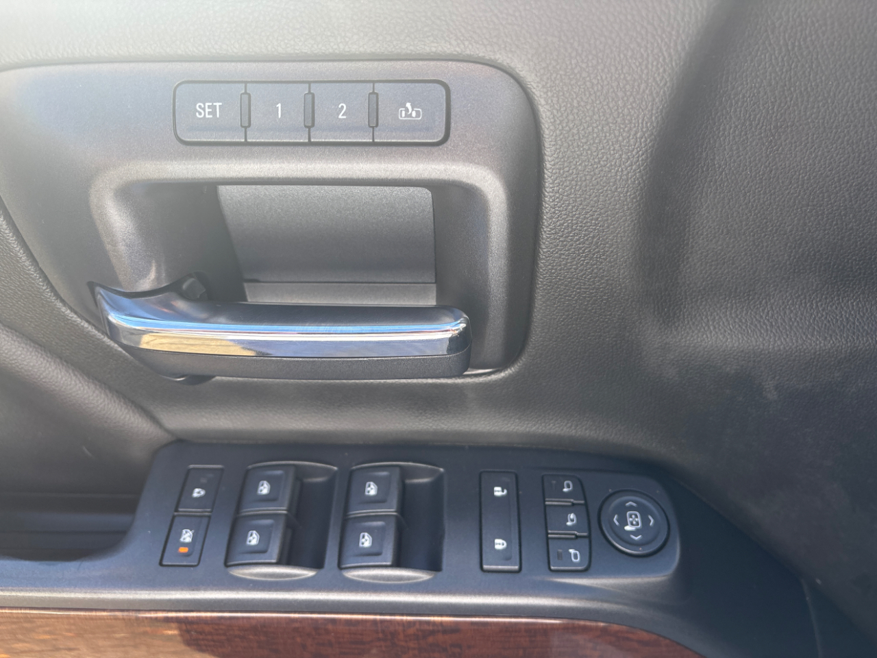 GMC Sierra 3500HD SLT Crew Cab 4WD 2018 GMC Sierra 3500HD SLT Crew Cab 4WD 2018