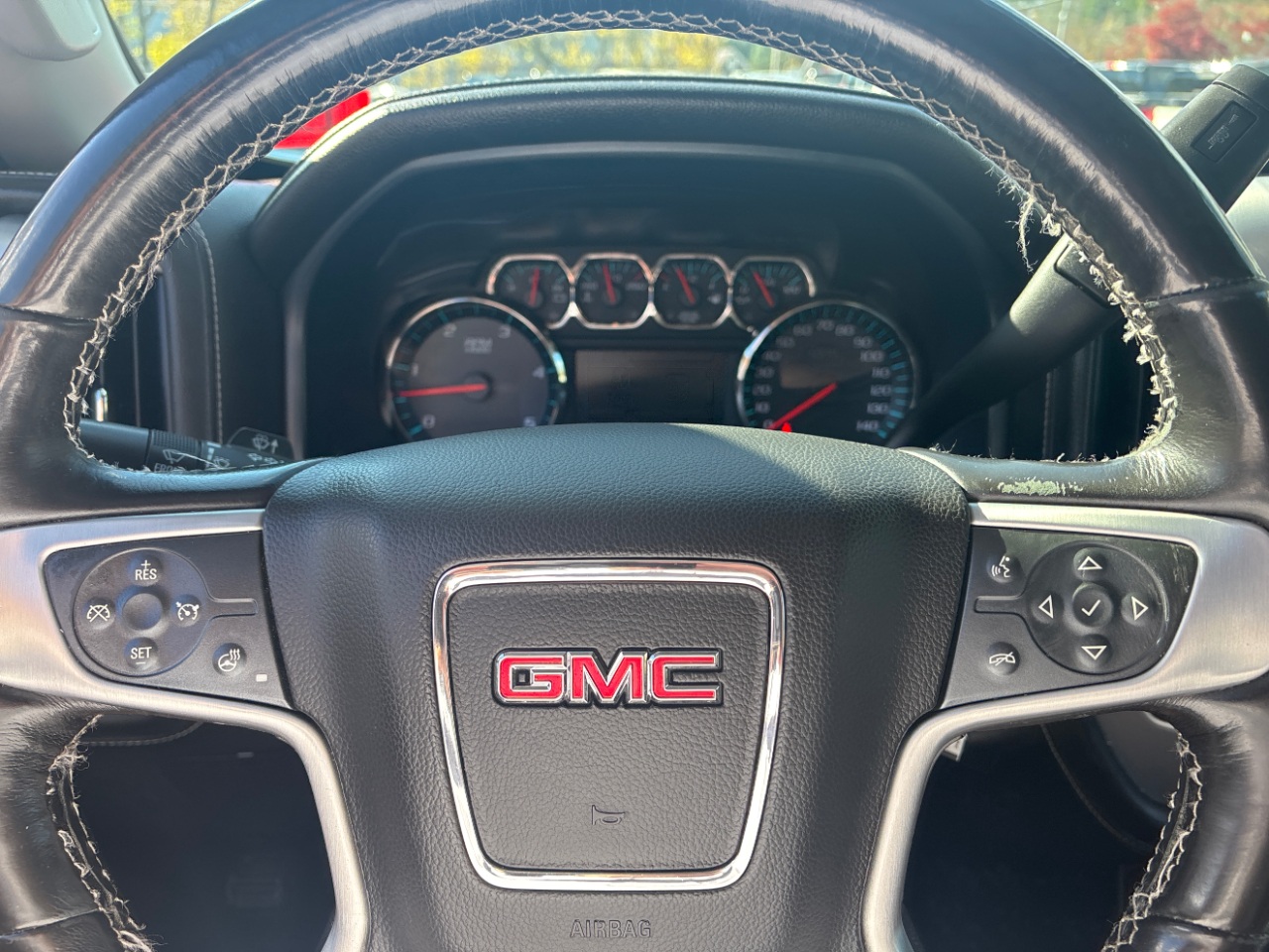 GMC Sierra 3500HD SLT Crew Cab 4WD 2018 GMC Sierra 3500HD SLT Crew Cab 4WD 2018