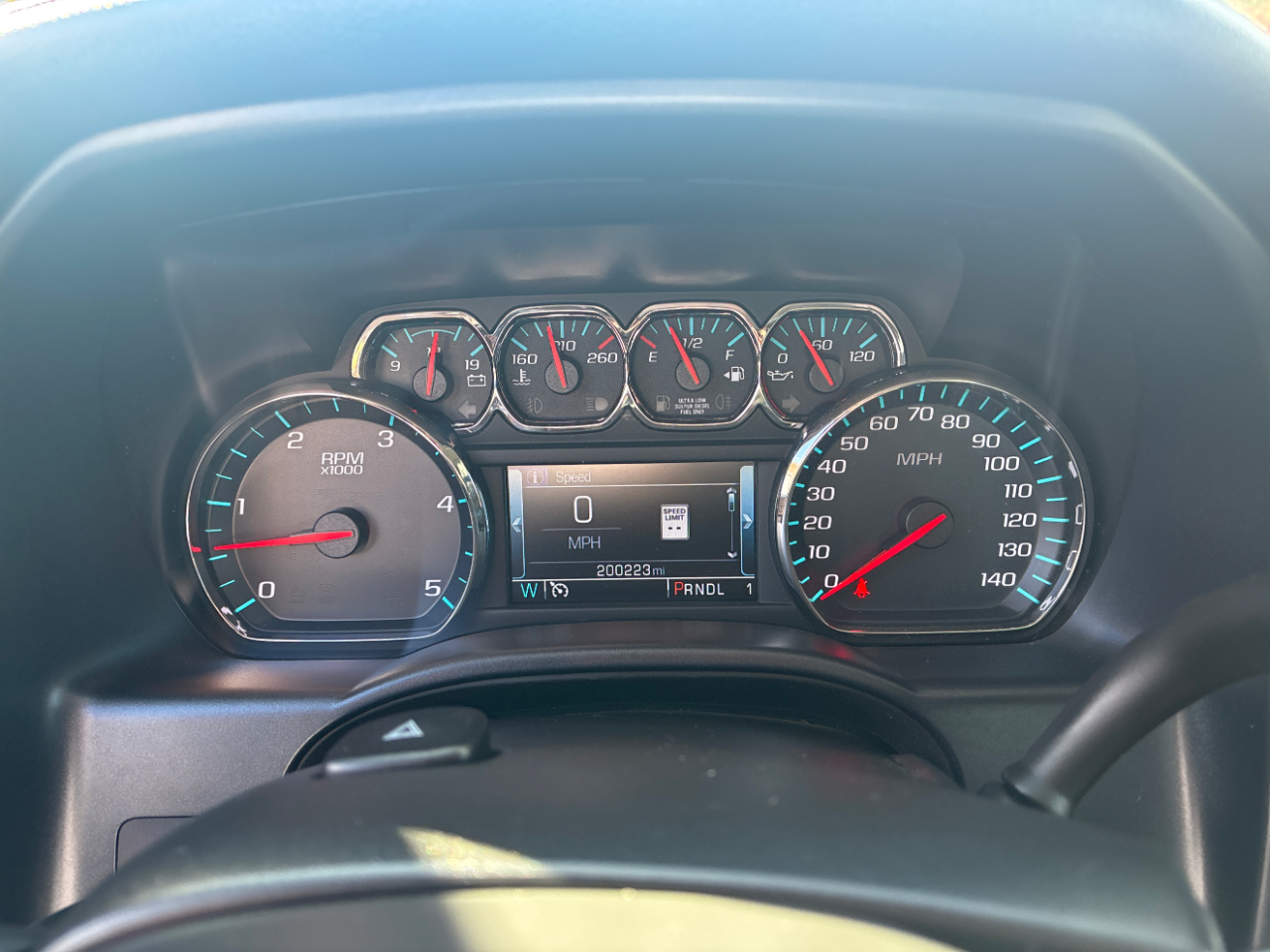 GMC Sierra 3500HD SLT Crew Cab 4WD 2018 GMC Sierra 3500HD SLT Crew Cab 4WD 2018