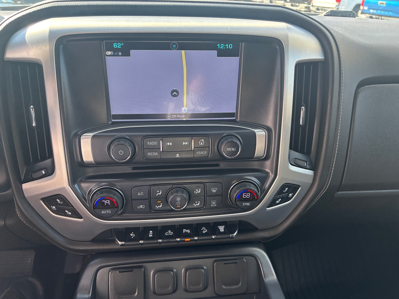 GMC Sierra 3500HD SLT Crew Cab 4WD 2018 GMC Sierra 3500HD SLT Crew Cab 4WD 2018