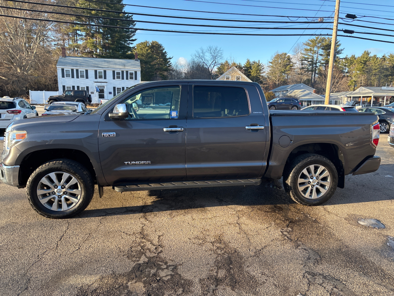 Toyota Tundra Limited 5.7L CrewMax 4WD 2016