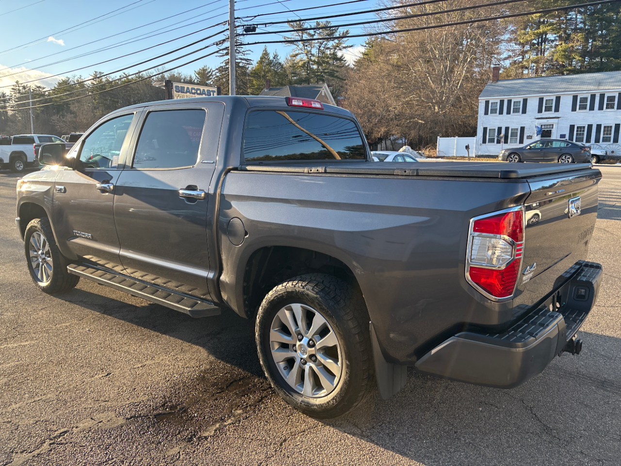Toyota Tundra Limited 5.7L CrewMax 4WD 2016
