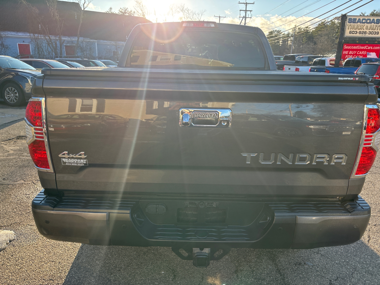 Toyota Tundra Limited 5.7L CrewMax 4WD 2016