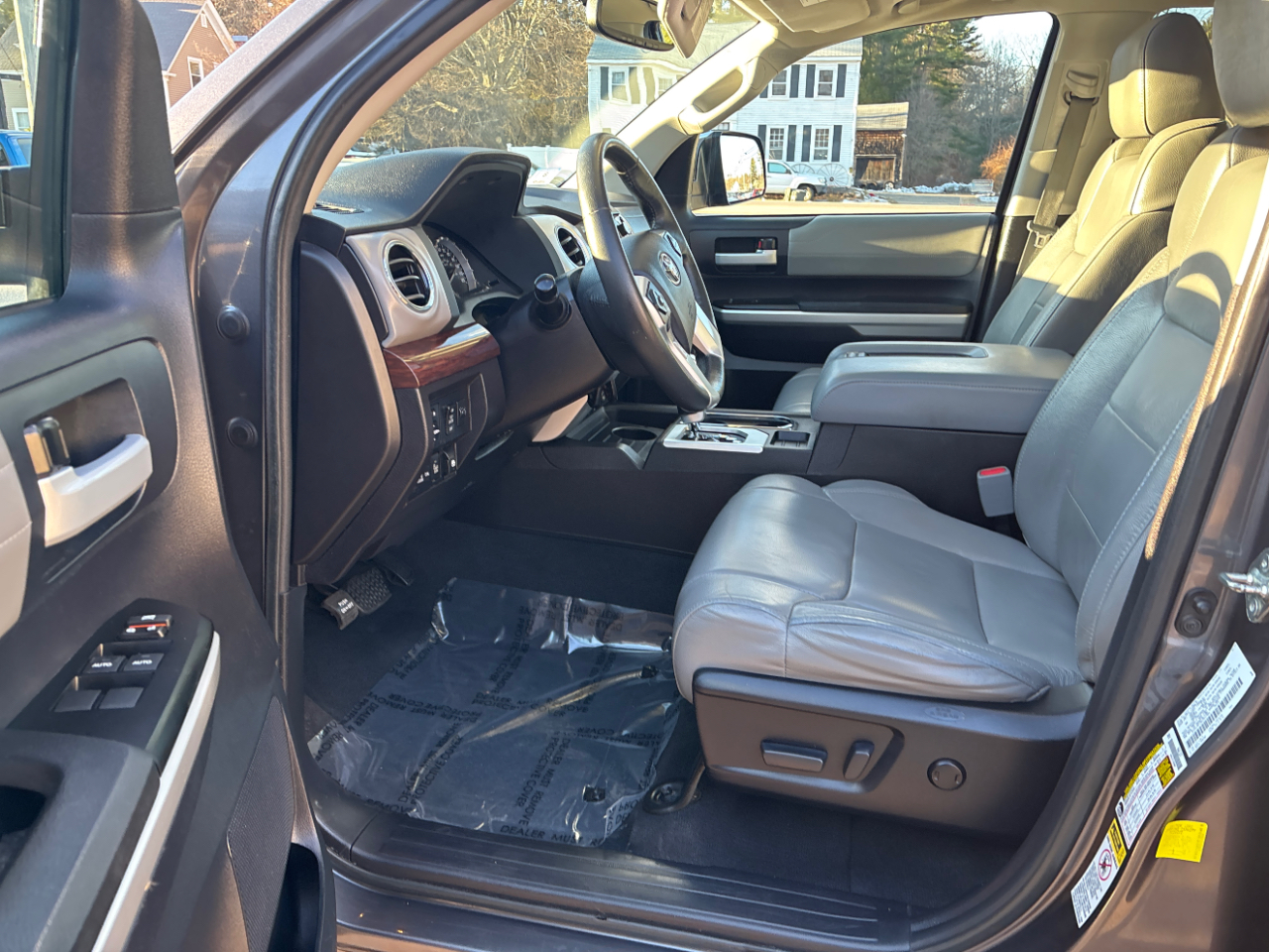 Toyota Tundra Limited 5.7L CrewMax 4WD 2016