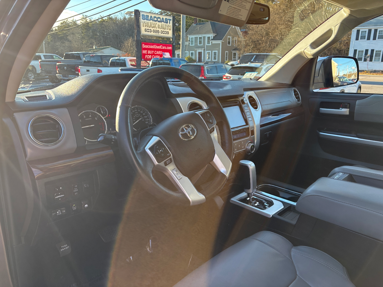 Toyota Tundra Limited 5.7L CrewMax 4WD 2016