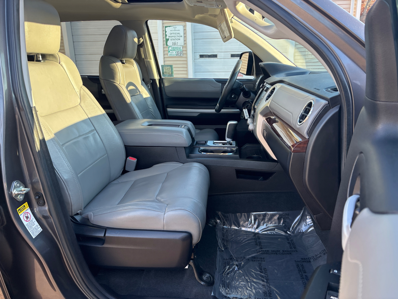 Toyota Tundra Limited 5.7L CrewMax 4WD 2016