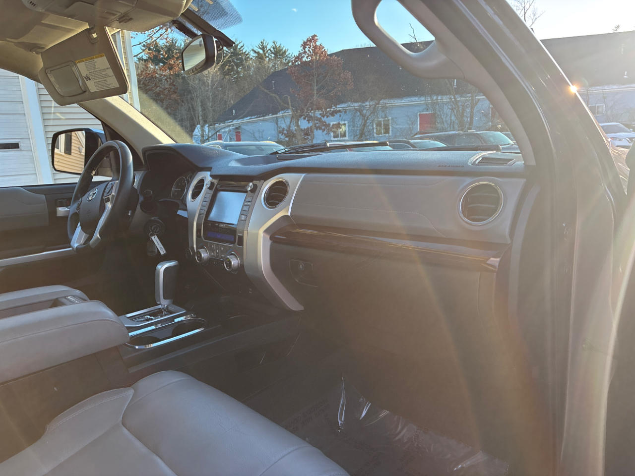 Toyota Tundra Limited 5.7L CrewMax 4WD 2016