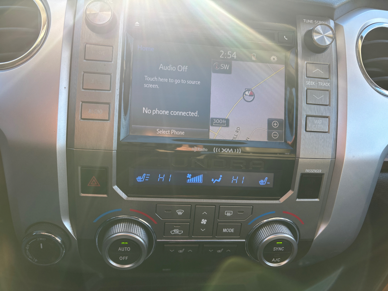 Toyota Tundra Limited 5.7L CrewMax 4WD 2016