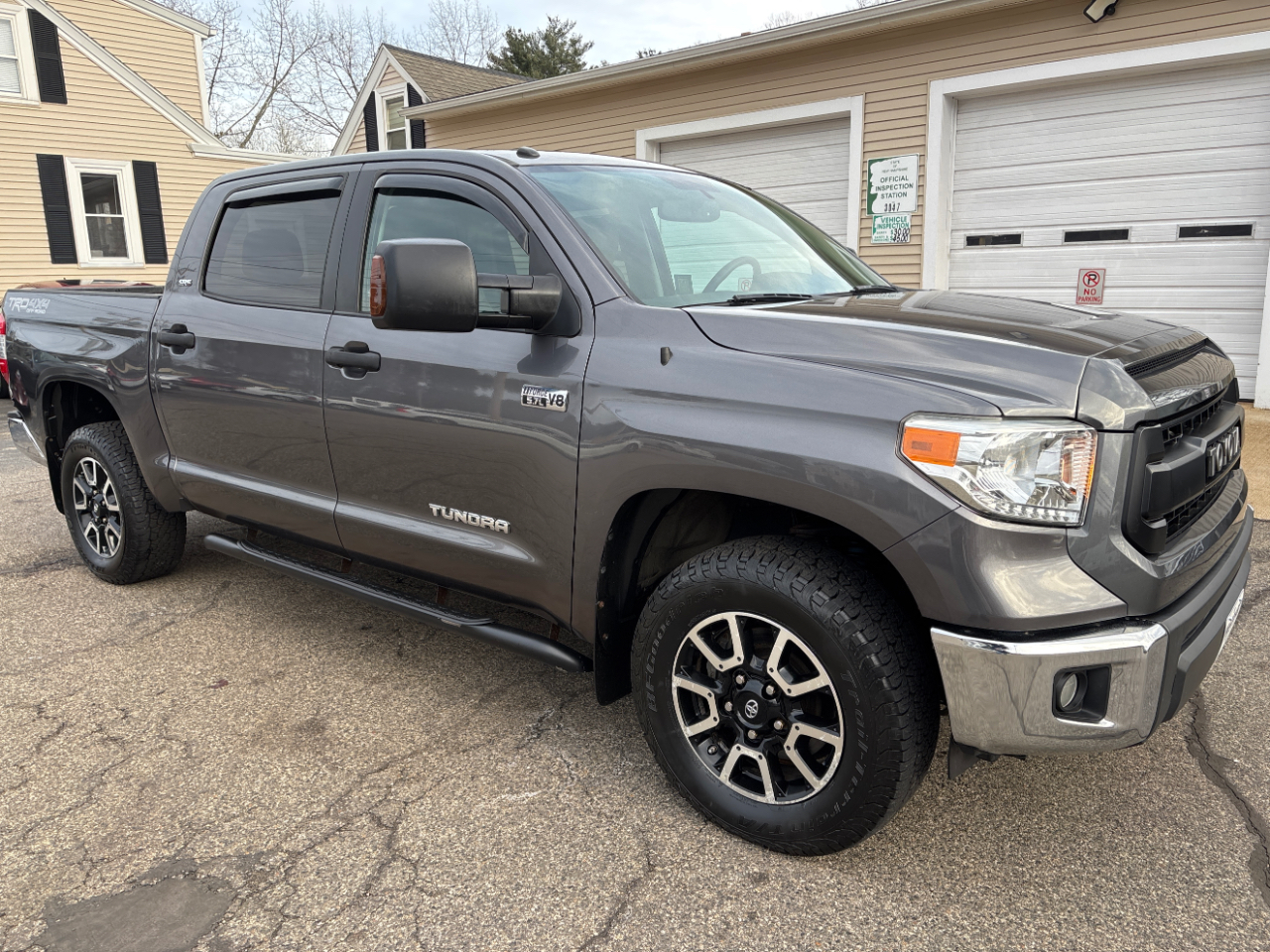 Toyota Tundra SR5 5.7L V8 CrewMax 4WD 2014