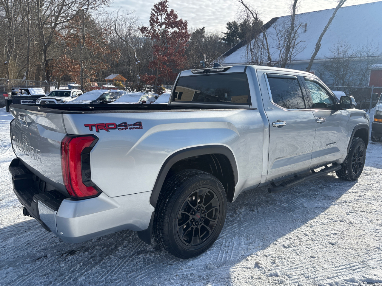 Toyota Tundra Limited CrewMax 4WD Long Bed 2023