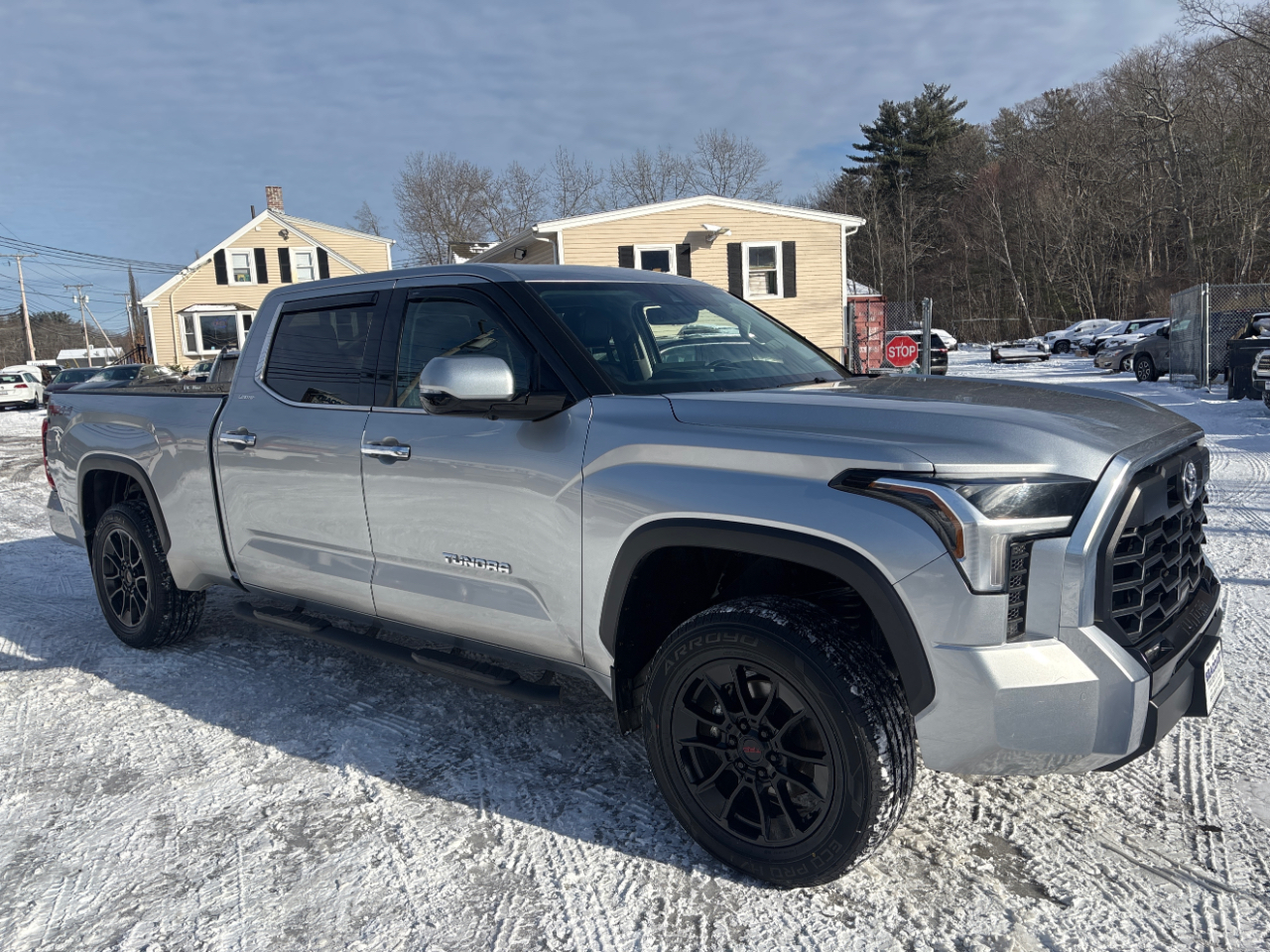 Toyota Tundra Limited CrewMax 4WD Long Bed 2023