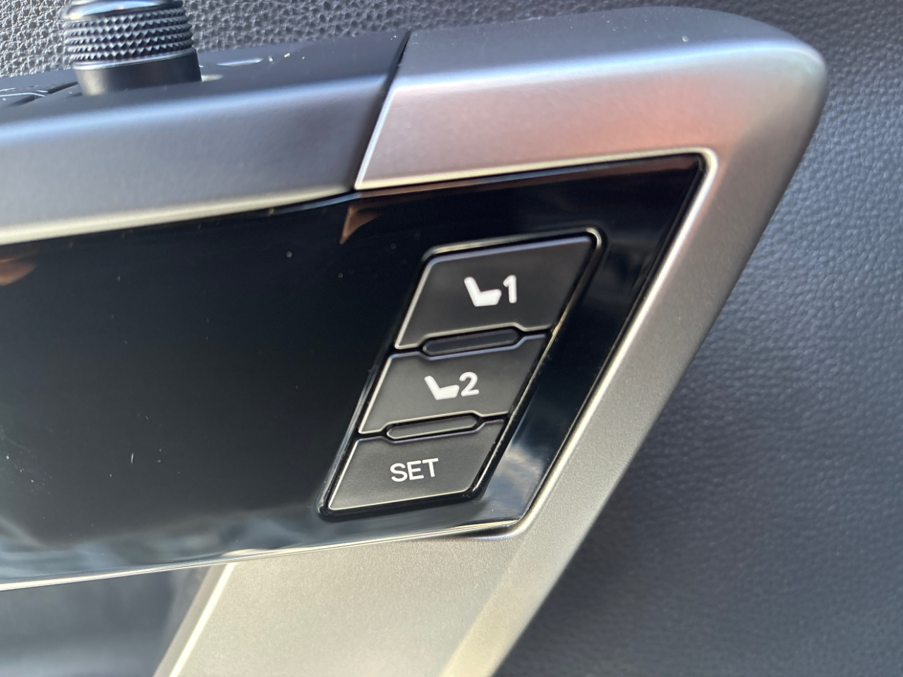 Toyota Tundra Limited CrewMax 4WD Long Bed 2023