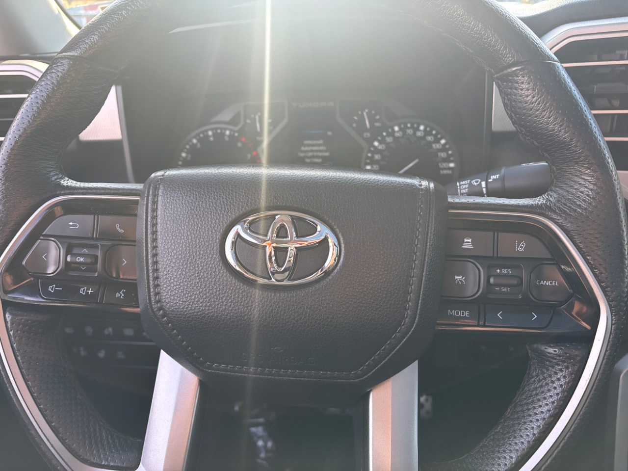 Toyota Tundra Limited CrewMax 4WD Long Bed 2023