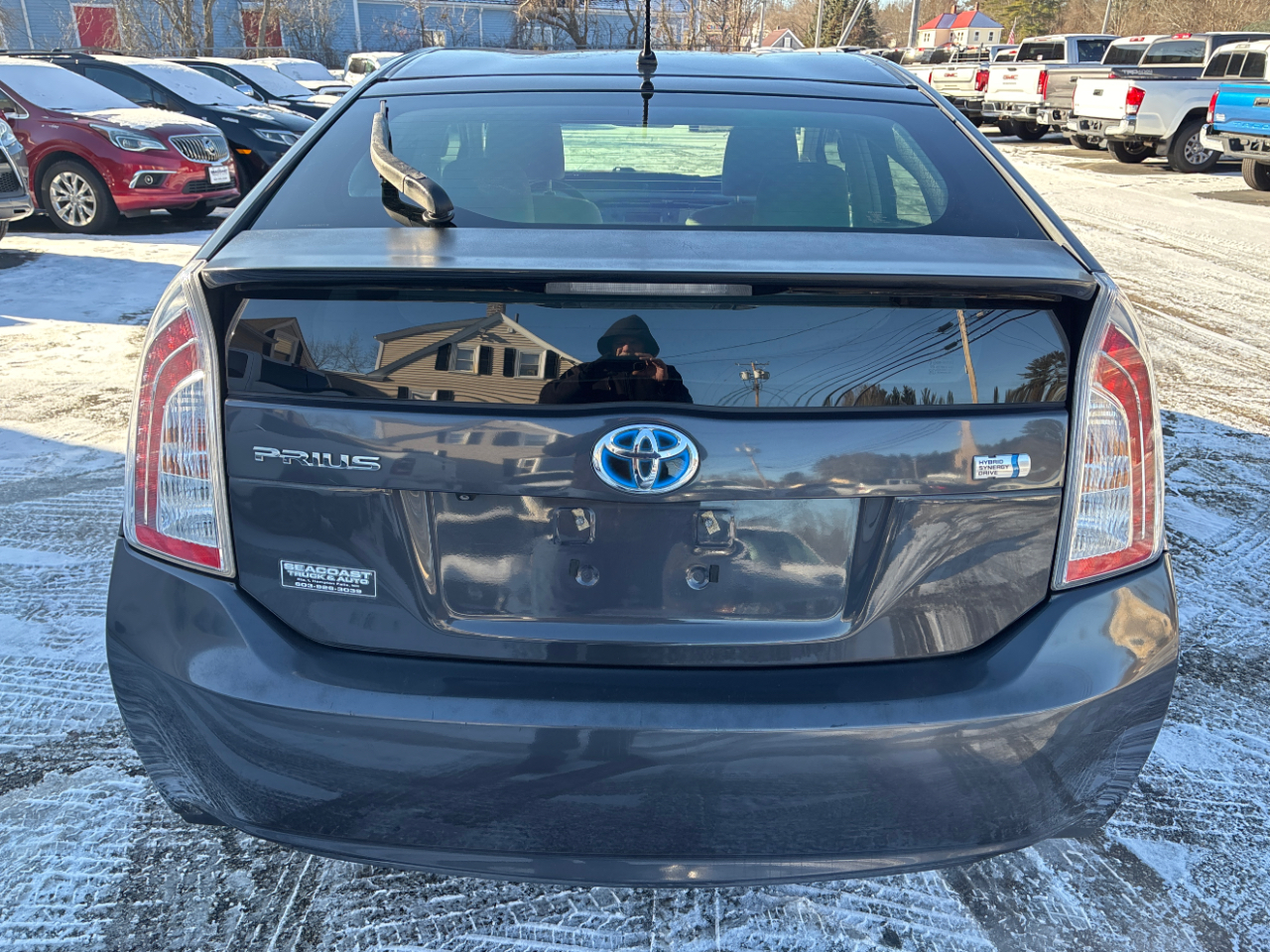 Toyota Prius Two 2015