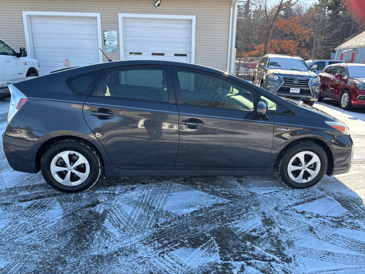 Toyota Prius Two 2015