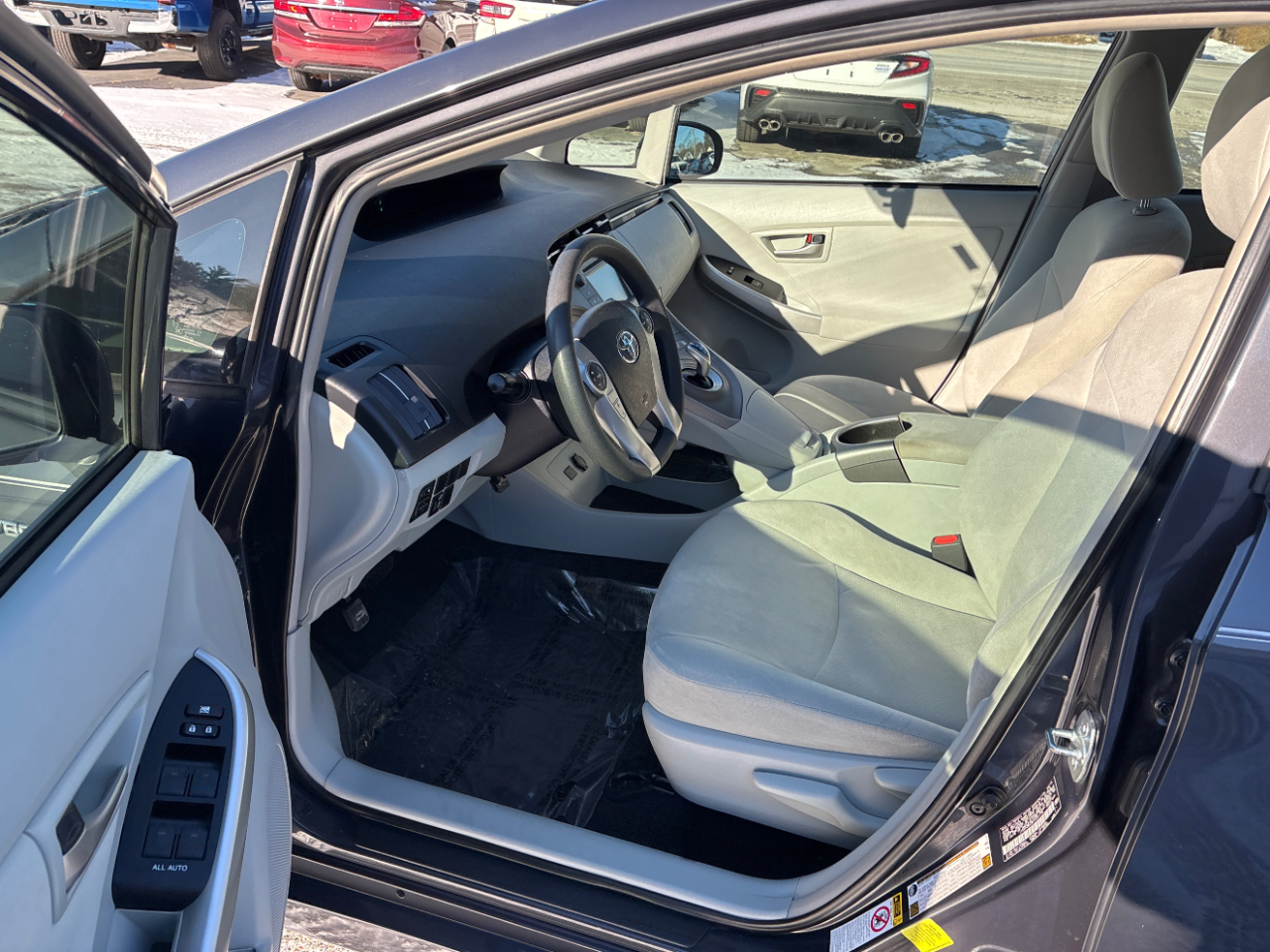 Toyota Prius Two 2015