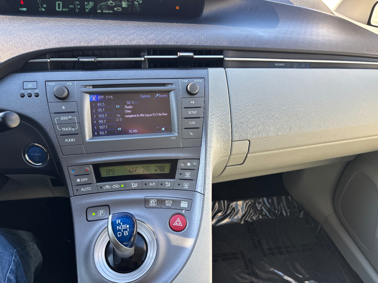 Toyota Prius Two 2015