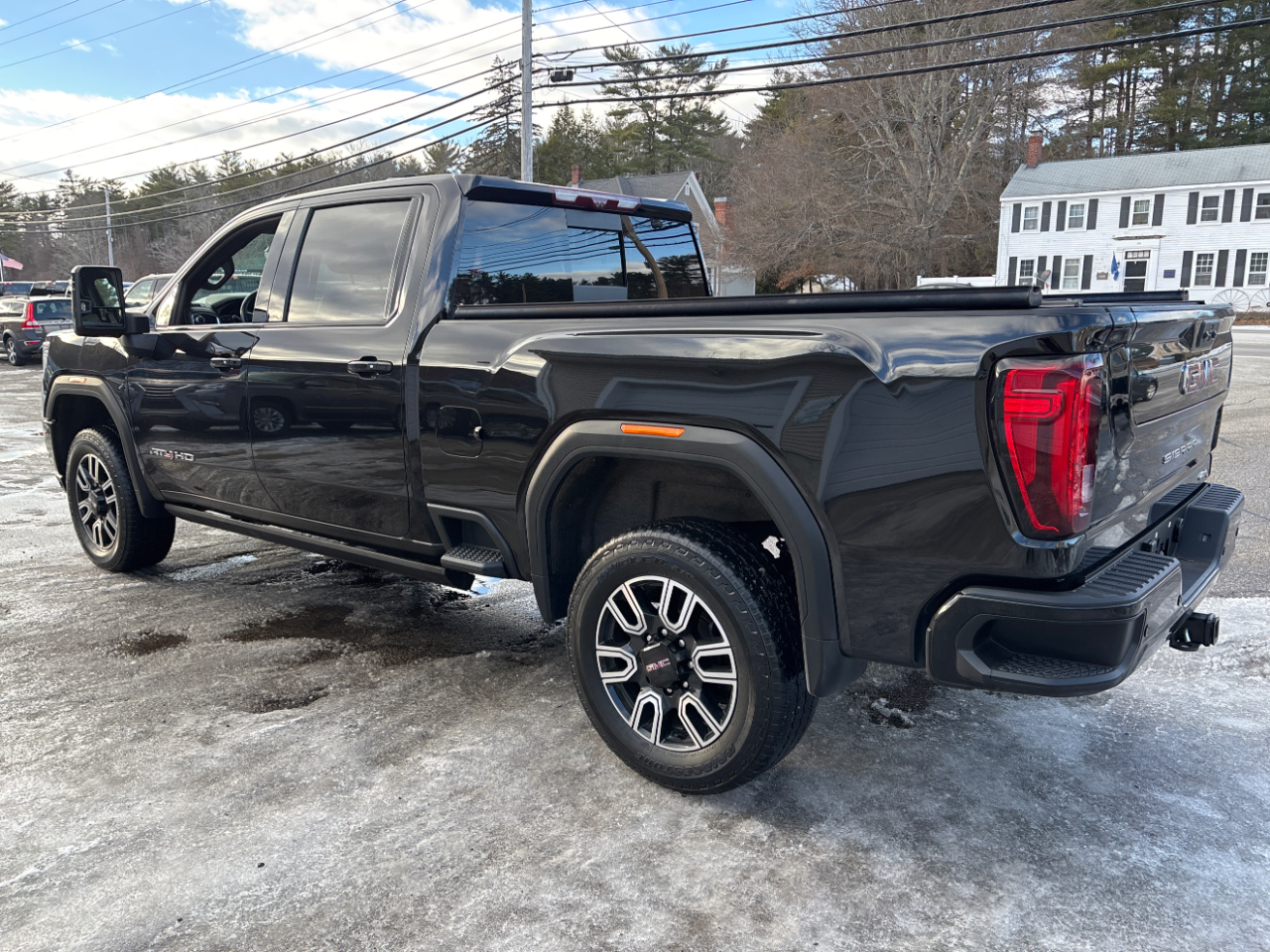 GMC Sierra 2500HD AT4 Crew Cab 4WD 2022