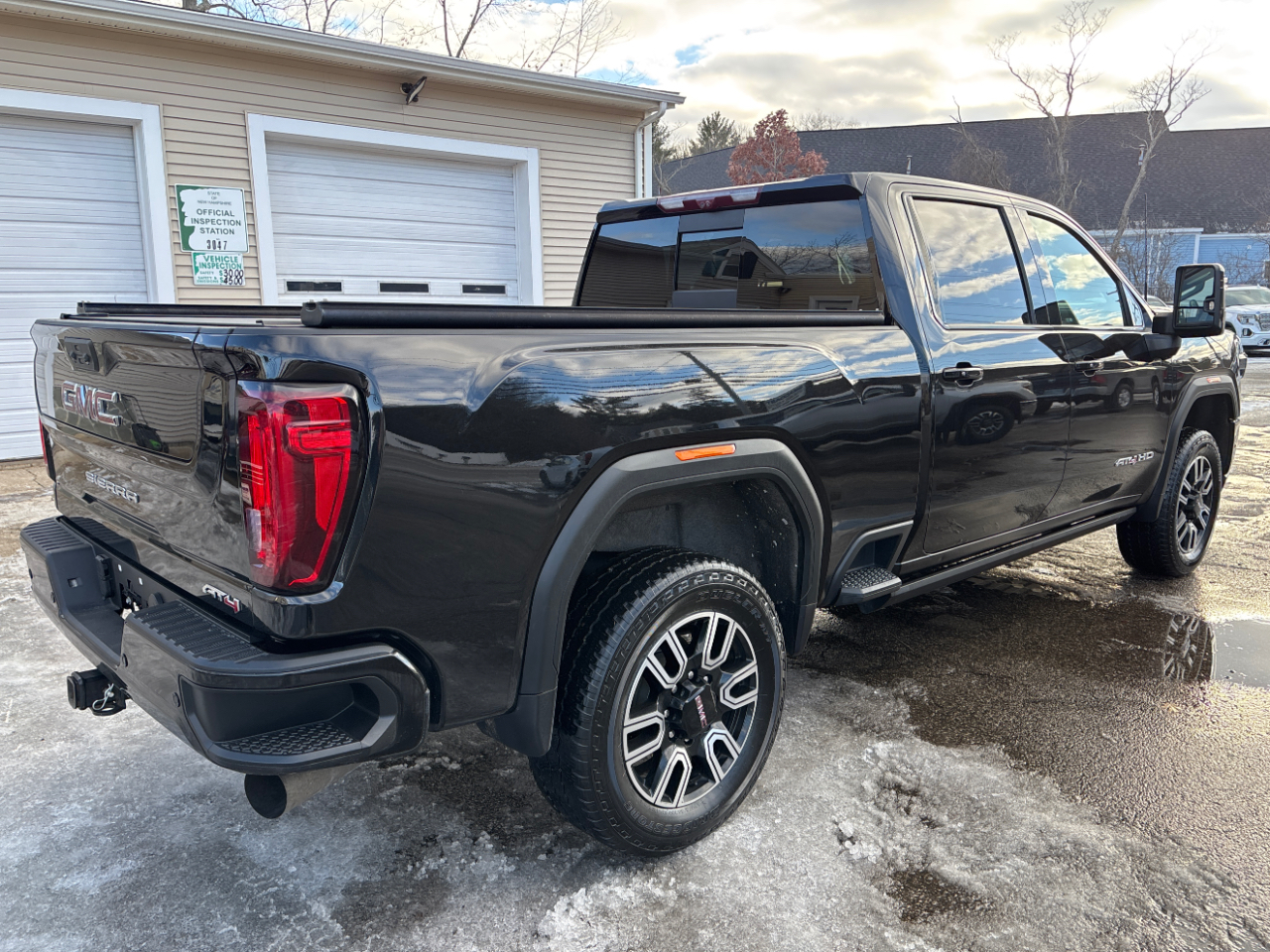 GMC Sierra 2500HD AT4 Crew Cab 4WD 2022