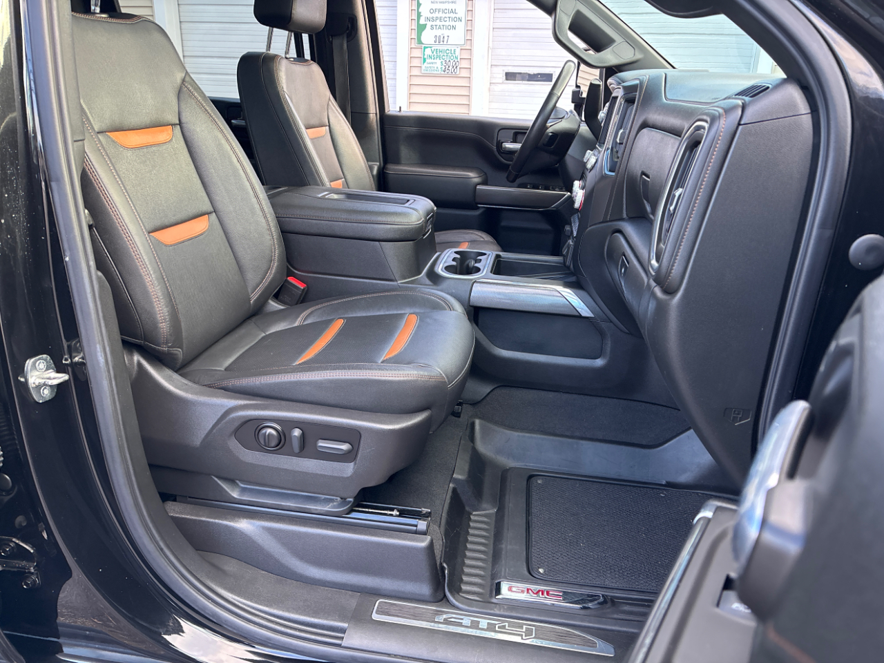 GMC Sierra 2500HD AT4 Crew Cab 4WD 2022