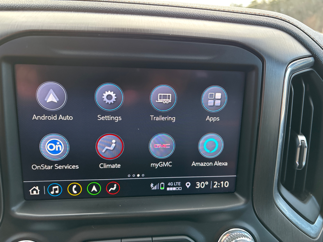 GMC Sierra 2500HD AT4 Crew Cab 4WD 2022