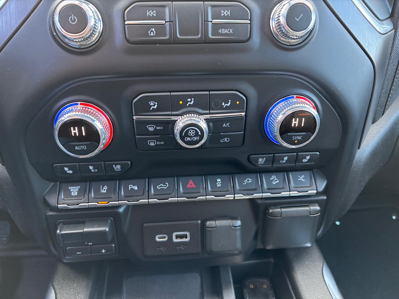 GMC Sierra 2500HD AT4 Crew Cab 4WD 2022