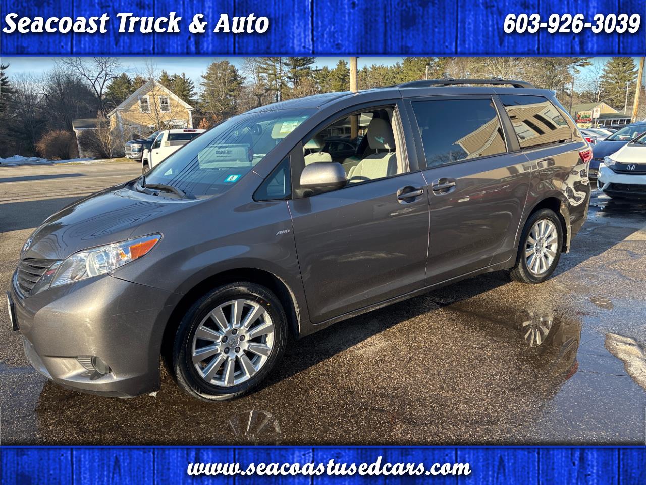 Toyota Sienna LE 7-Passenger AWD 2017