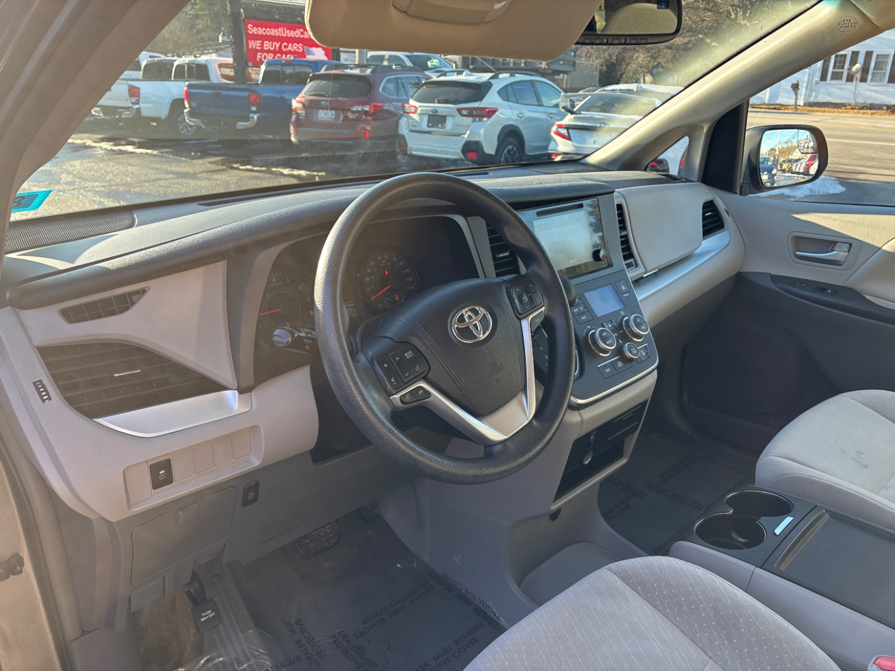 Toyota Sienna LE 7-Passenger AWD 2017