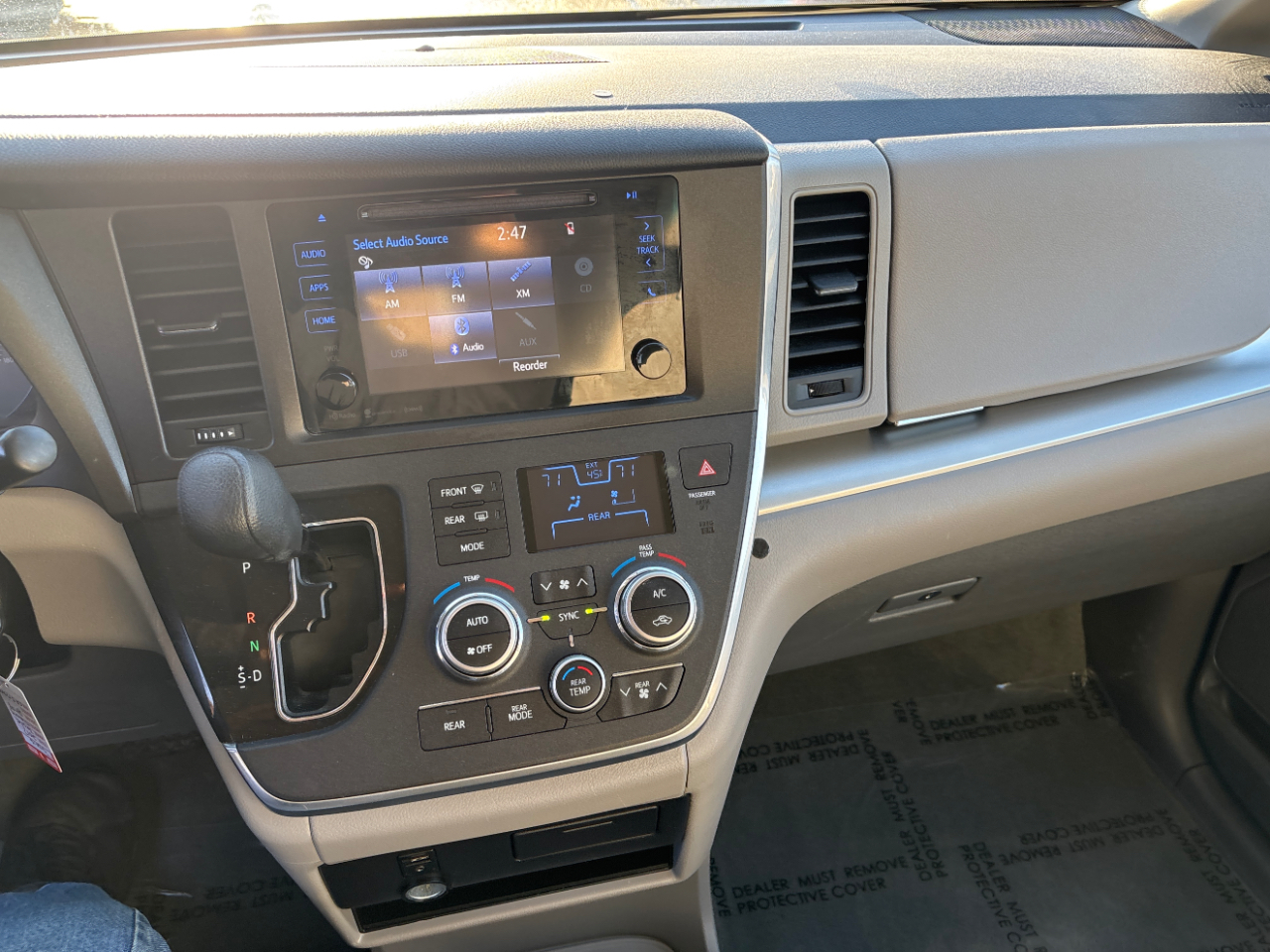 Toyota Sienna LE 7-Passenger AWD 2017