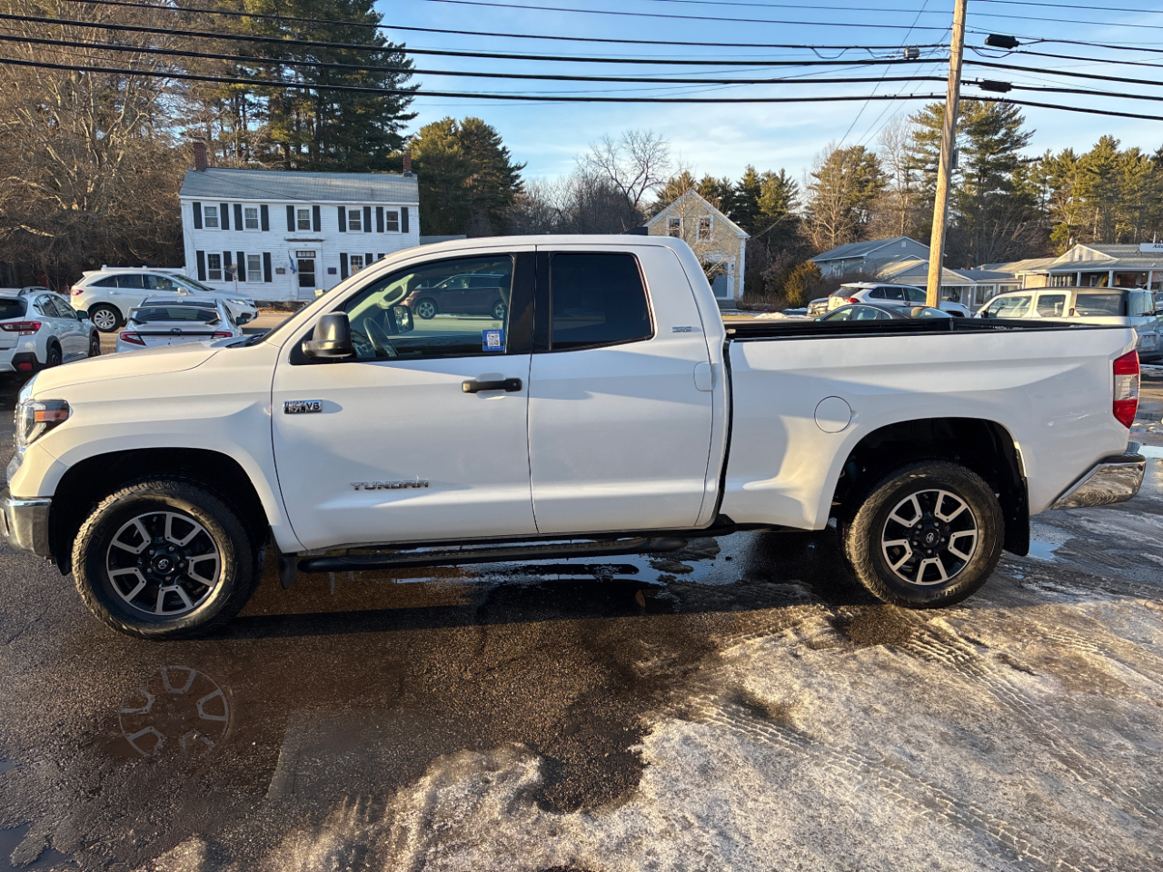 Toyota Tundra SR5 5.7L V8 Double Cab 4WD 2020