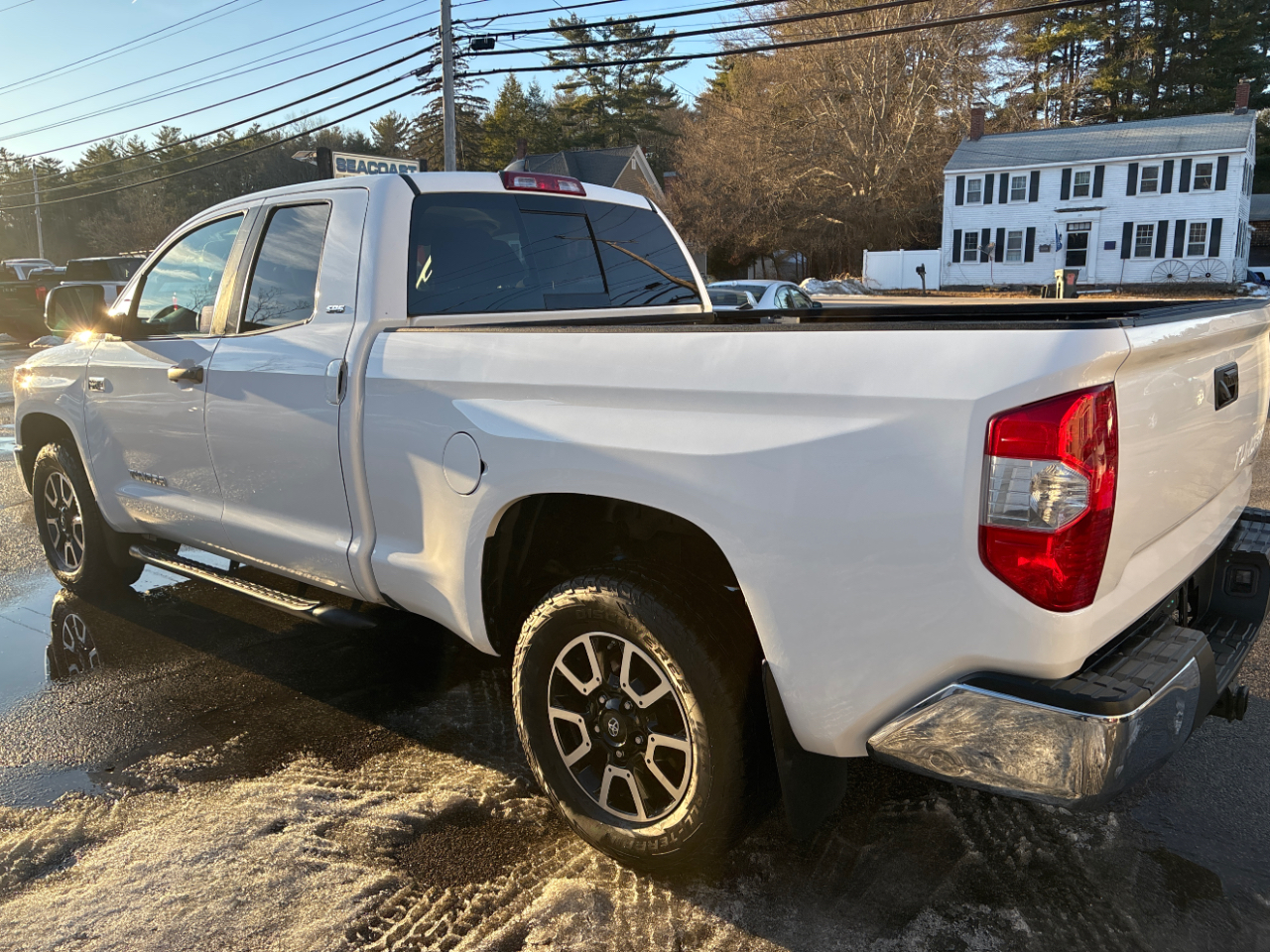 Toyota Tundra SR5 5.7L V8 Double Cab 4WD 2020