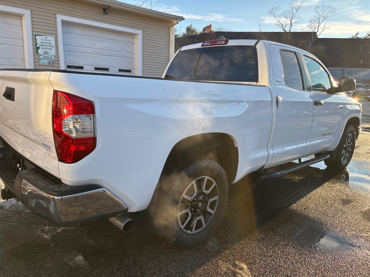 Toyota Tundra SR5 5.7L V8 Double Cab 4WD 2020