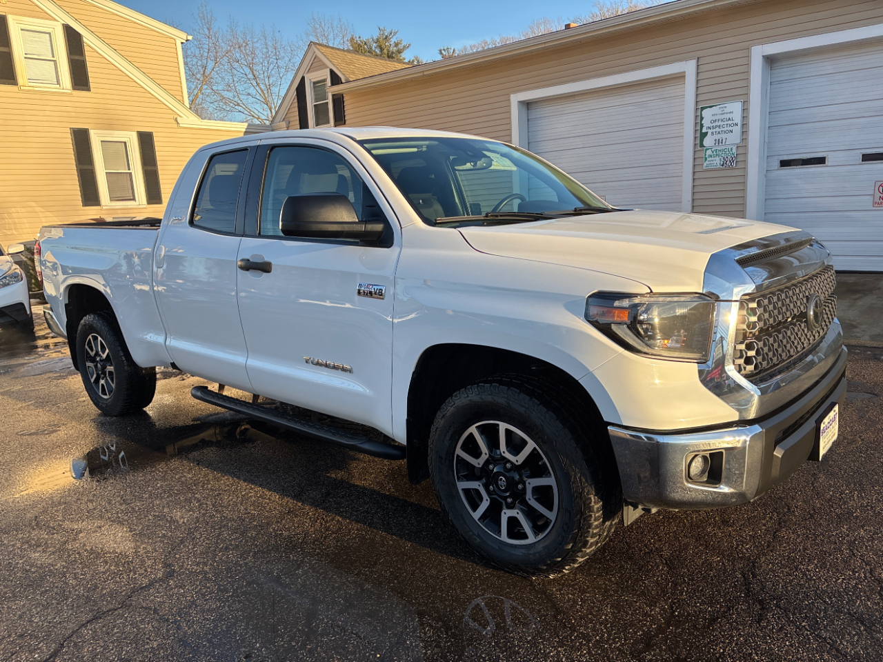 Toyota Tundra SR5 5.7L V8 Double Cab 4WD 2020