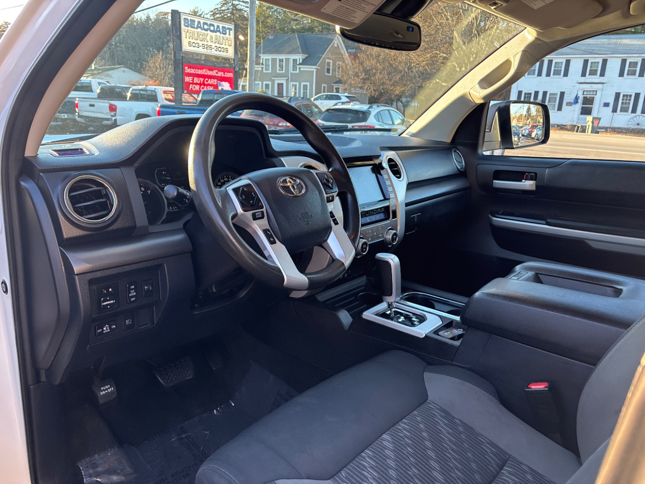 Toyota Tundra SR5 5.7L V8 Double Cab 4WD 2020