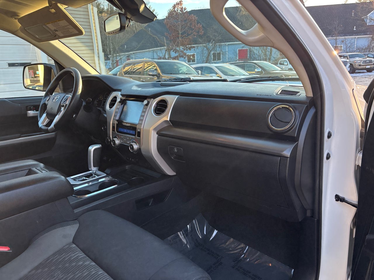 Toyota Tundra SR5 5.7L V8 Double Cab 4WD 2020