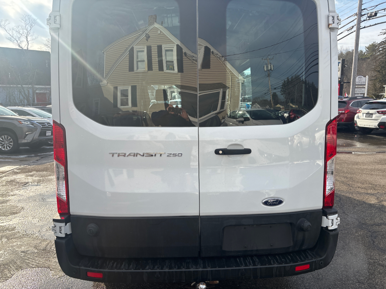 Ford Transit 250 Van Med. Roof w/Sliding Pass. 130-in. WB 2020