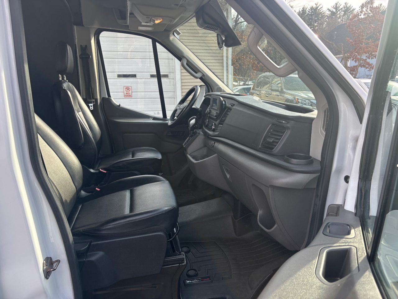 Ford Transit 250 Van Med. Roof w/Sliding Pass. 130-in. WB 2020