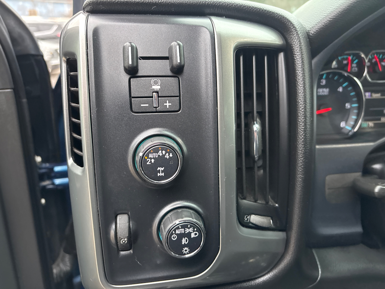 Chevrolet Silverado 1500 LT Crew Cab 4WD 2018