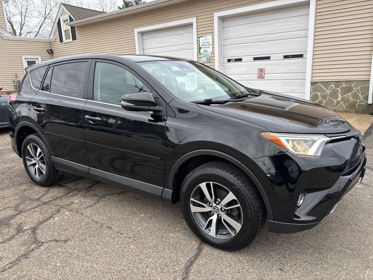 Toyota RAV4 XLE AWD 2018