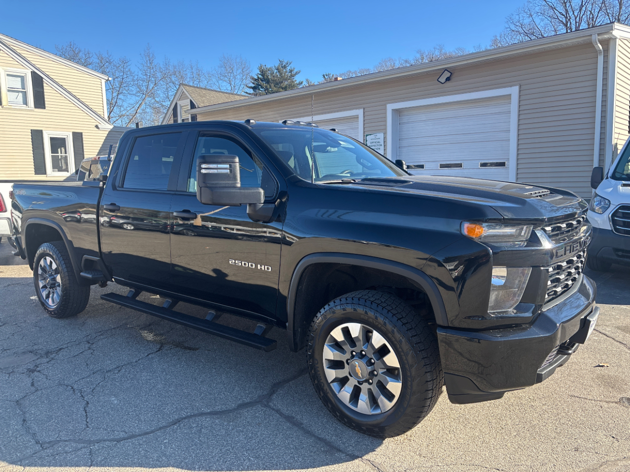 Chevrolet Silverado 2500HD Custom Crew Cab Short Box 4WD 2023