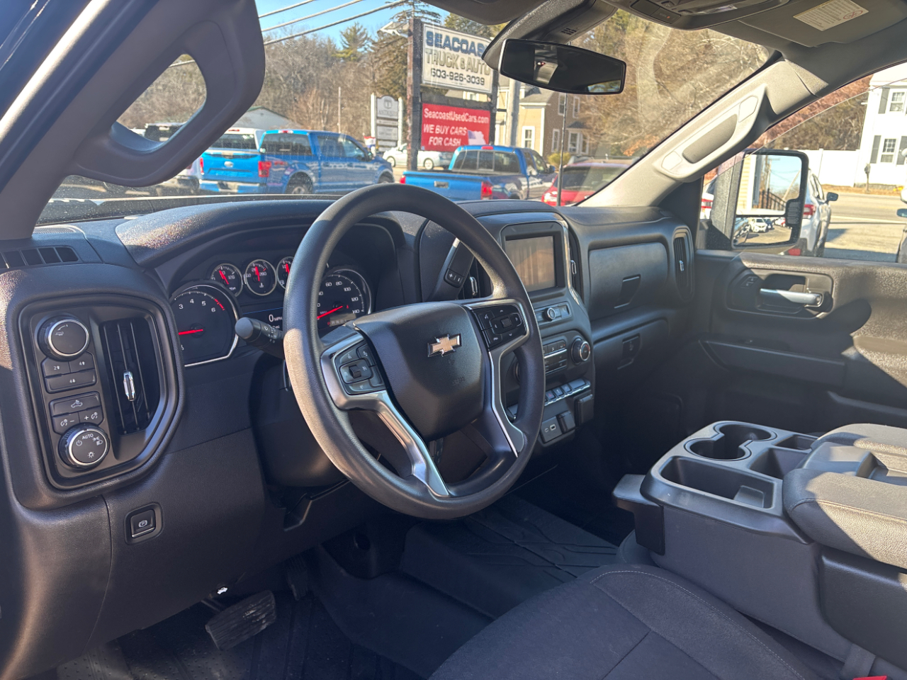 Chevrolet Silverado 2500HD Custom Crew Cab Short Box 4WD 2023