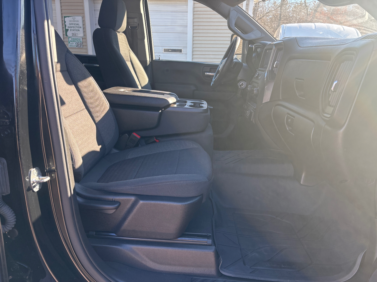 Chevrolet Silverado 2500HD Custom Crew Cab Short Box 4WD 2023