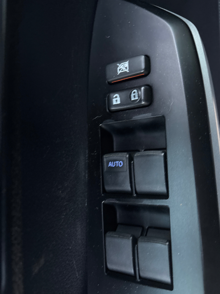 Toyota Tundra SR5 5.7L V8 Double Cab 4WD 2016