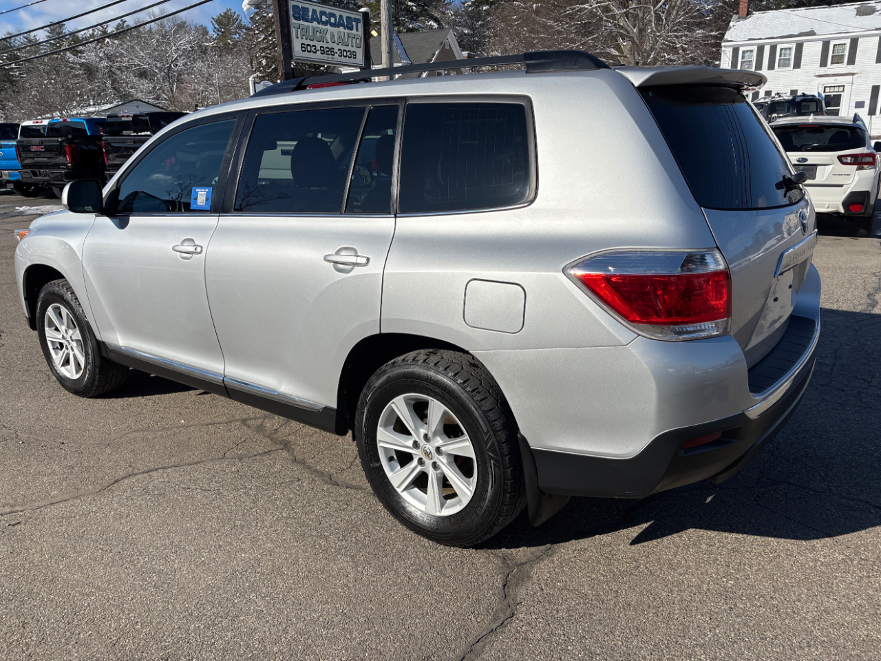 Toyota Highlander Base 4WD 2012