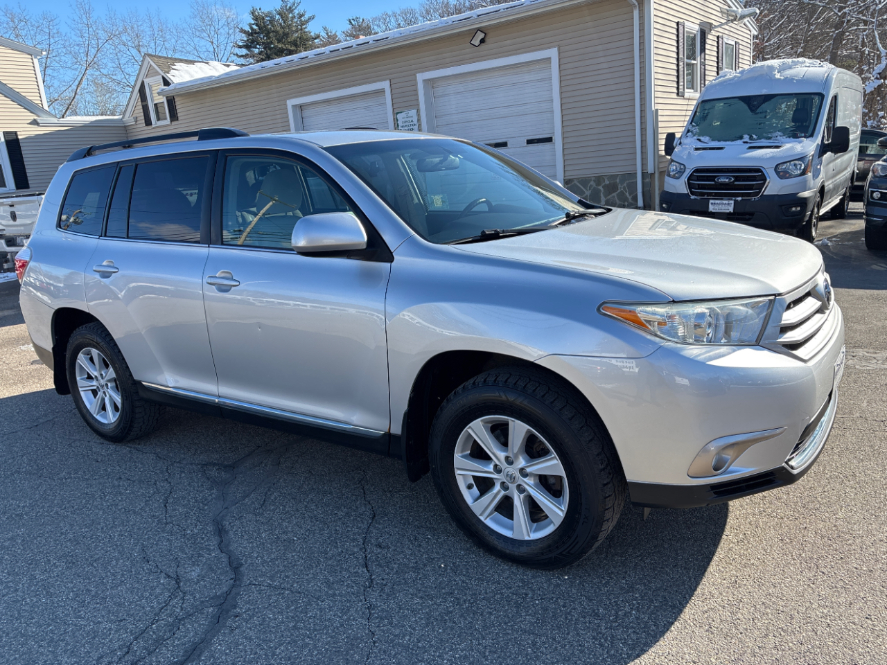 Toyota Highlander Base 4WD 2012