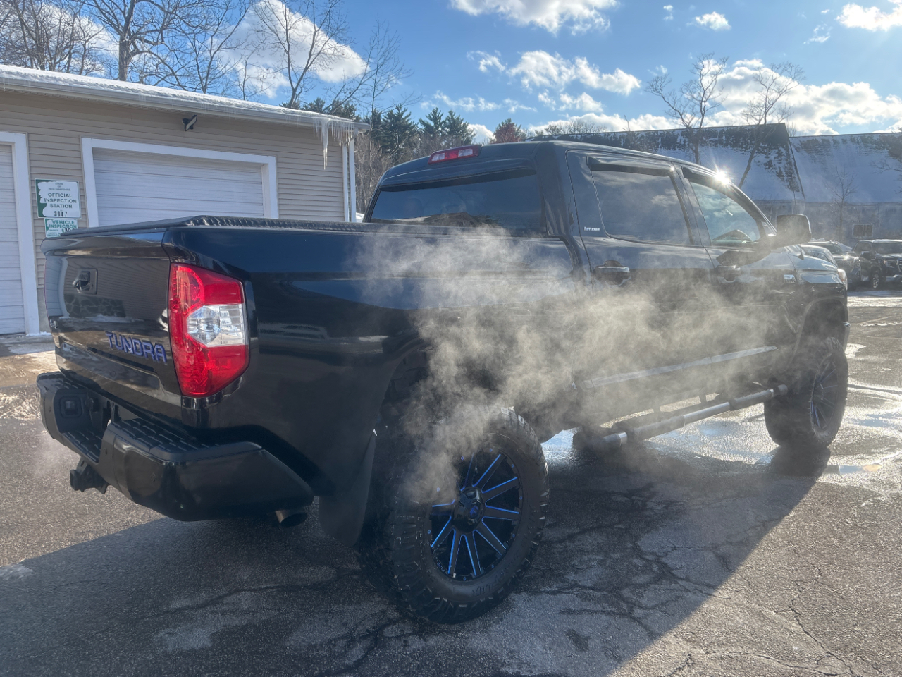 Toyota Tundra Limited 5.7L CrewMax 4WD 2016