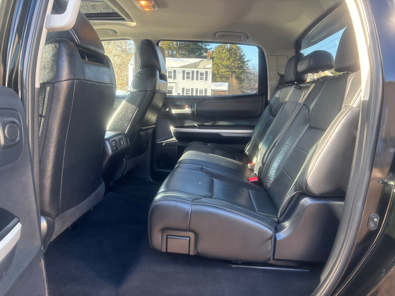 Toyota Tundra Limited 5.7L CrewMax 4WD 2016