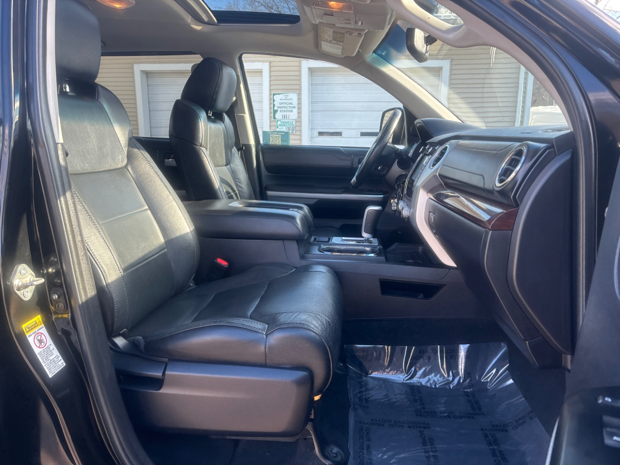 Toyota Tundra Limited 5.7L CrewMax 4WD 2016